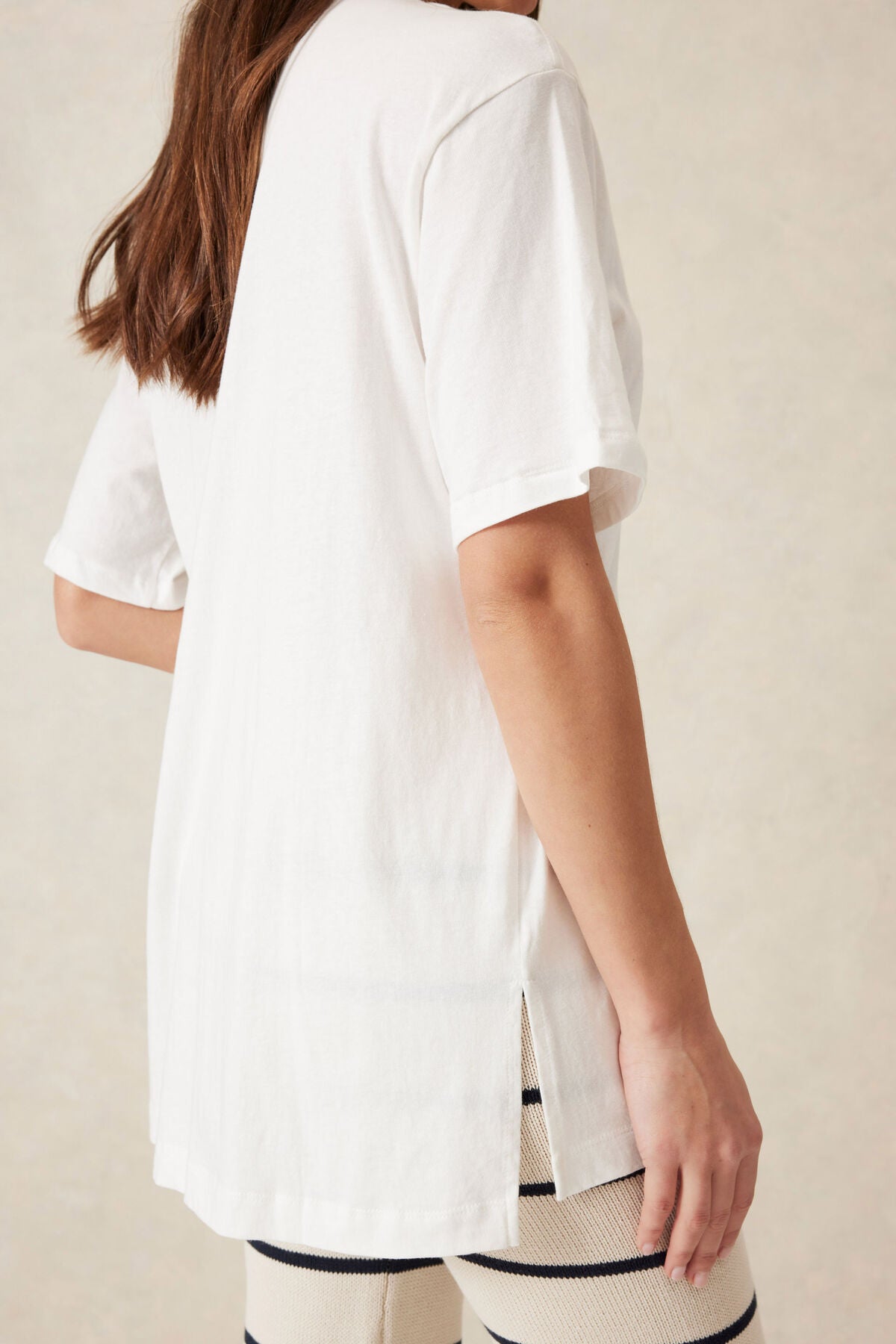 LONGLINE STEP HEM TEE